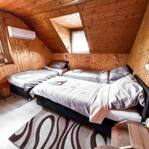 Lenzl'S Panzio Bed & Breakfast Szigetvar Exterior photo