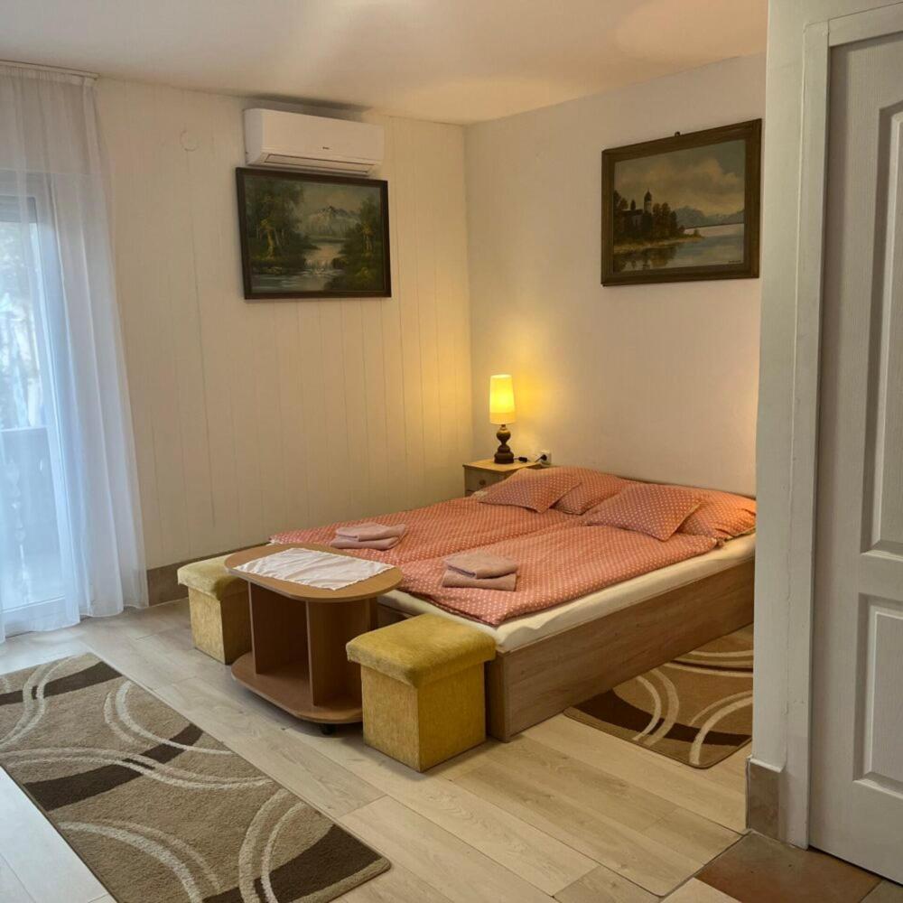Lenzl'S Panzio Bed & Breakfast Szigetvar Exterior photo